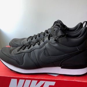 Nike Internationalist Mid PRM Black